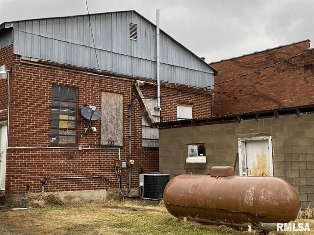1125 Wilson St, Stonefort, IL 62987